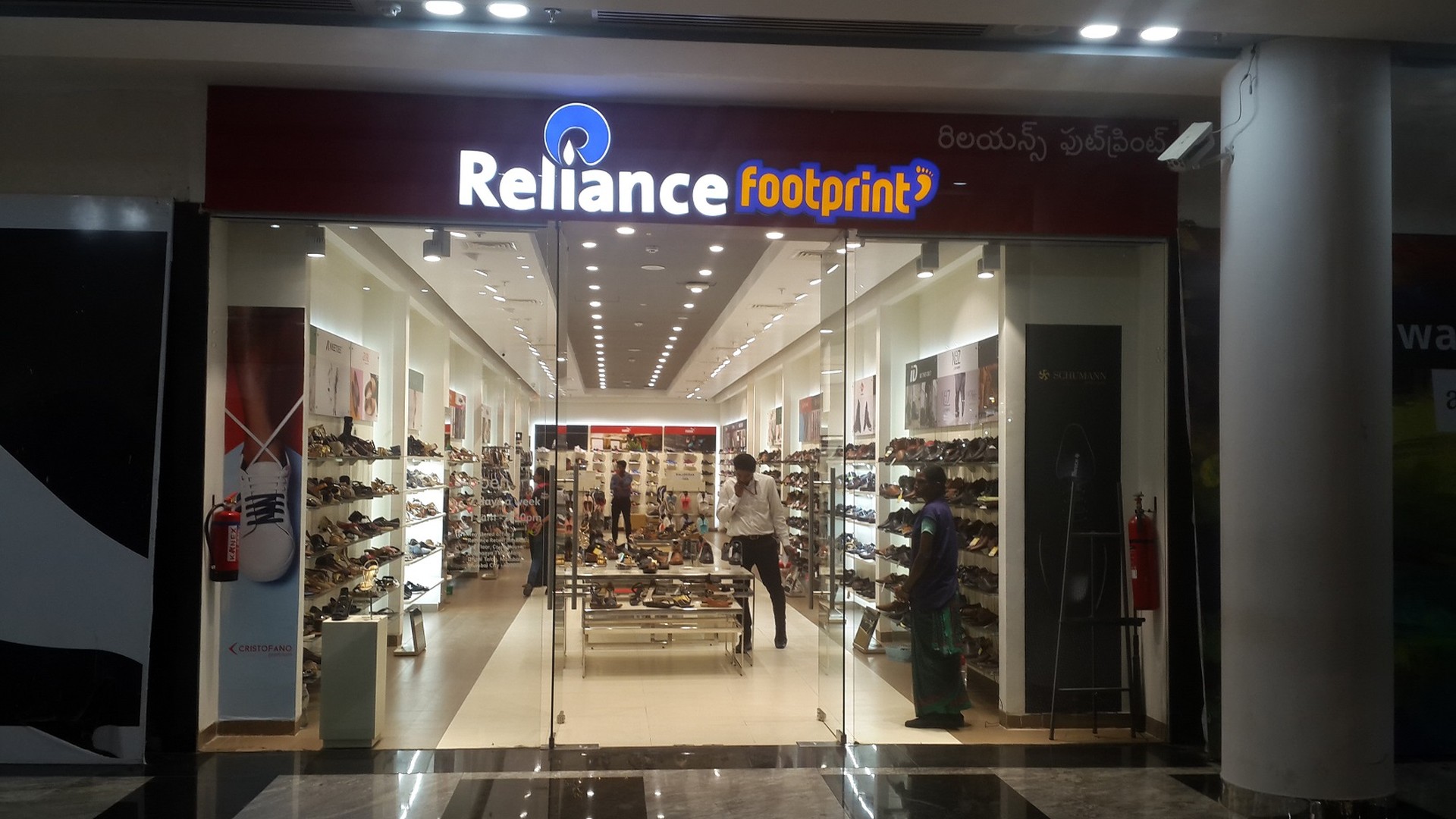 New Arrival Displays & POS Checkout Counter