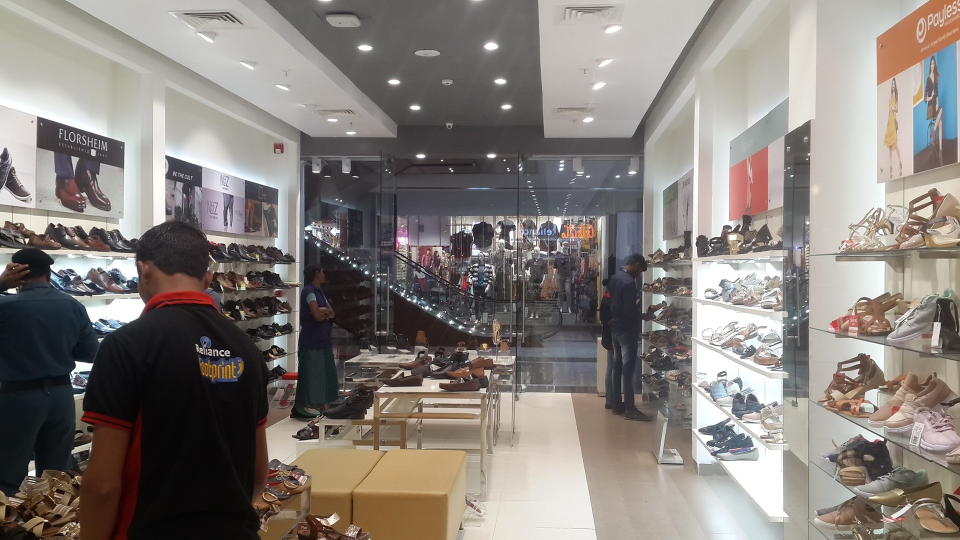 Footwear Display Wall Racks & Aisle Shelving