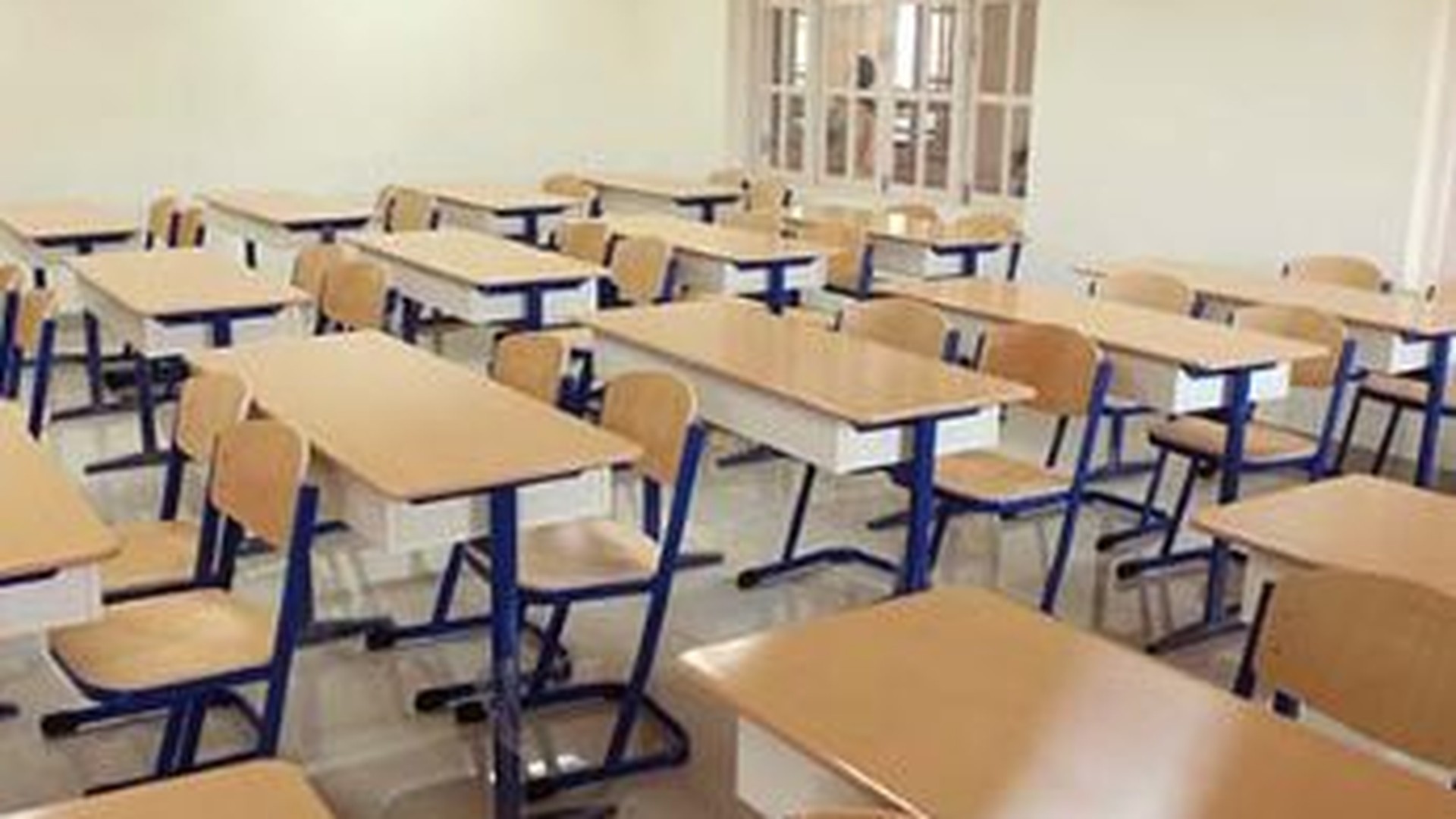 Ergonomic Classroom Desks & Dual-Seater School Benches