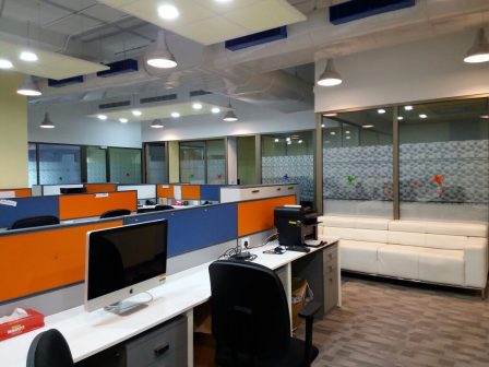 Workstation Bay & Executive Waiting Lounge