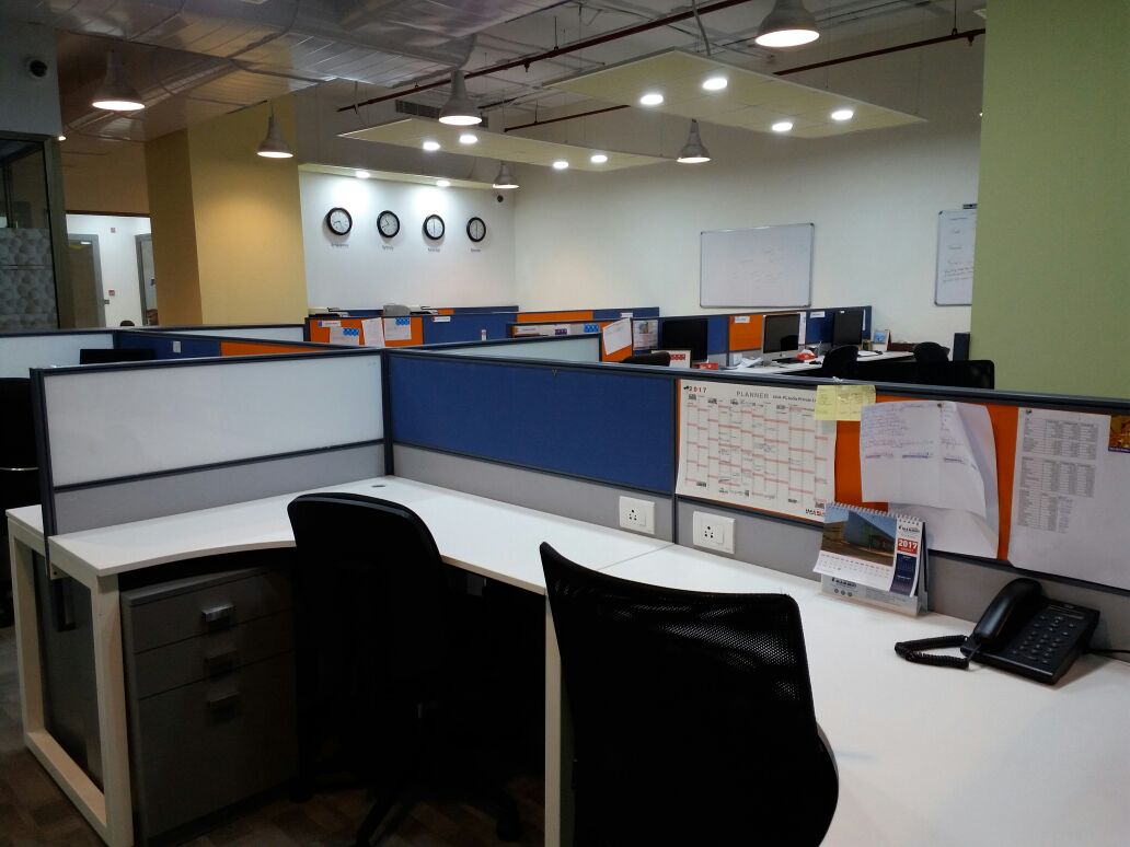 Modular Desking with World Clocks & Planner Board