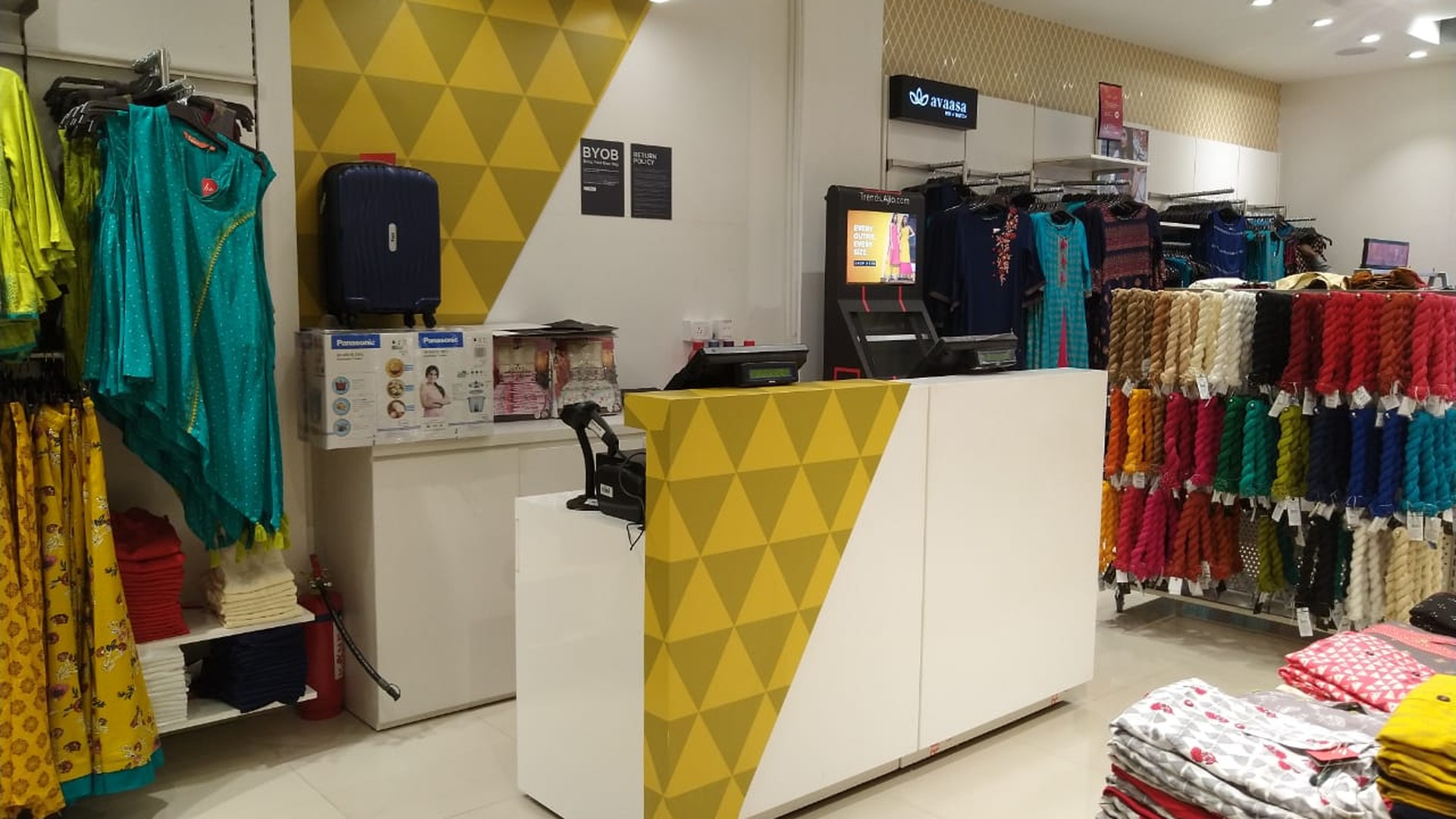 Geometric Pattern Cash Counter & POS Desk