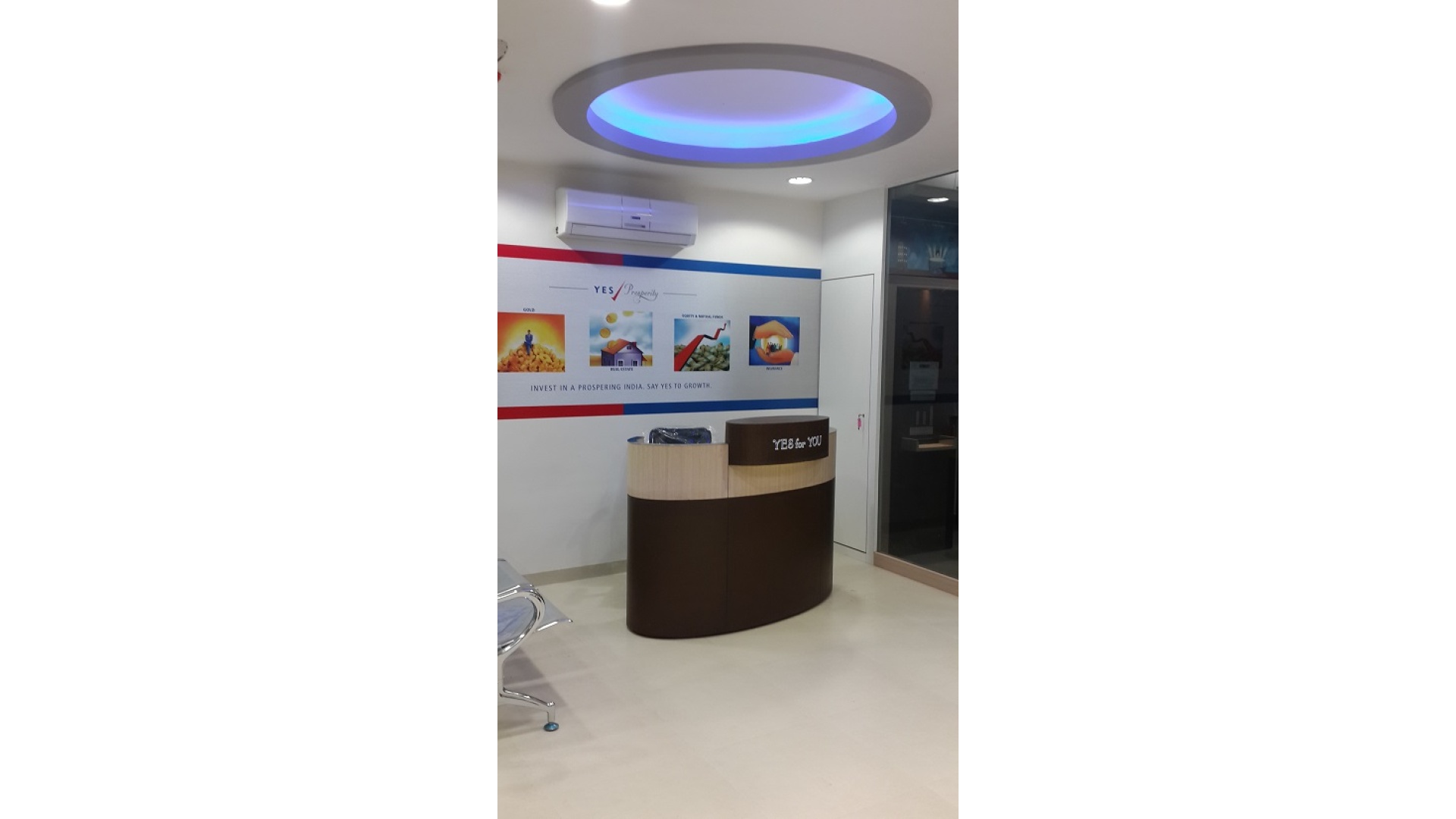 Curved "YES for YOU" Customer Helpdesk with Circular Cove Lighting