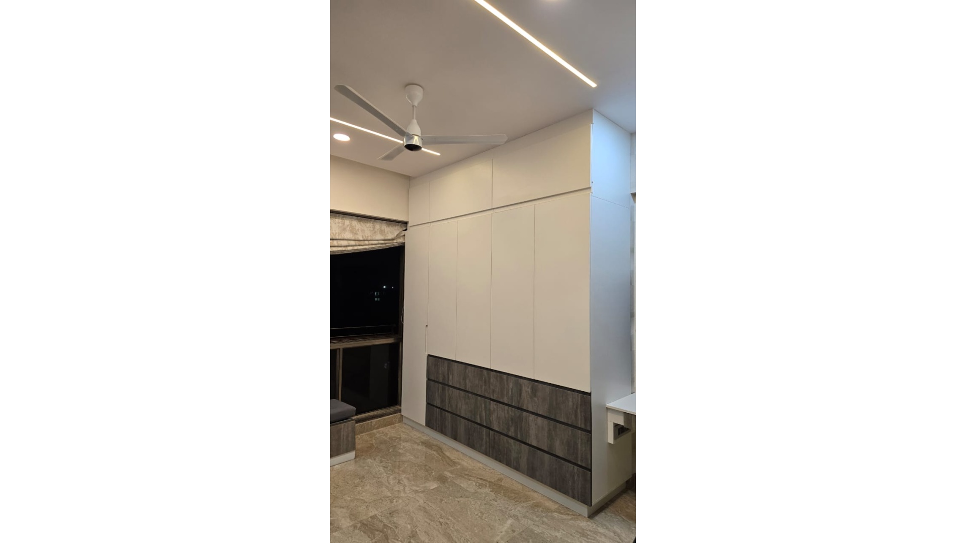 Full-Height Modular Wardrobe with External Textured Pull-Out Drawers