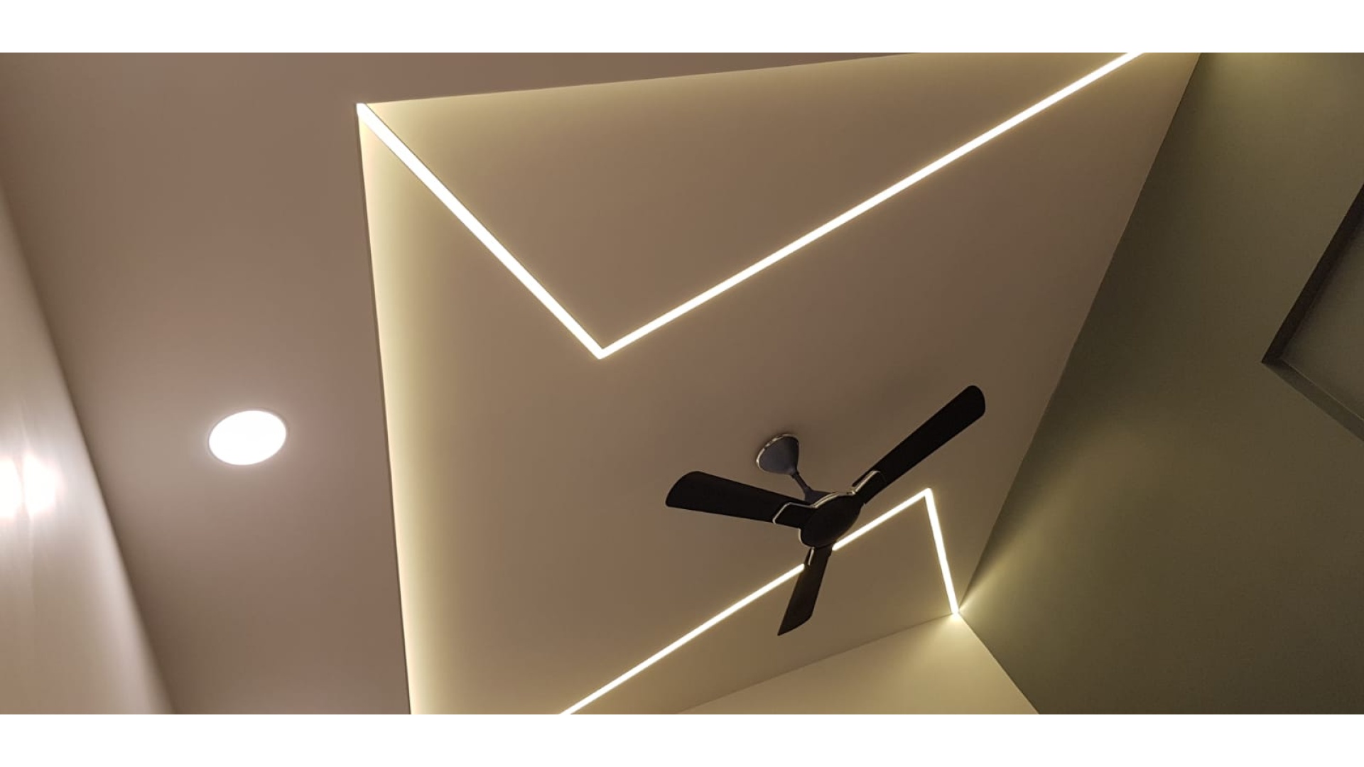 Architectural False Ceiling with Warm LED Profile Cove Lighting